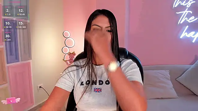 Snapshot of ArianaDumont chatting on 11/04/25, 11:31 ArianaDumont online show from 11/04/25, 11:31