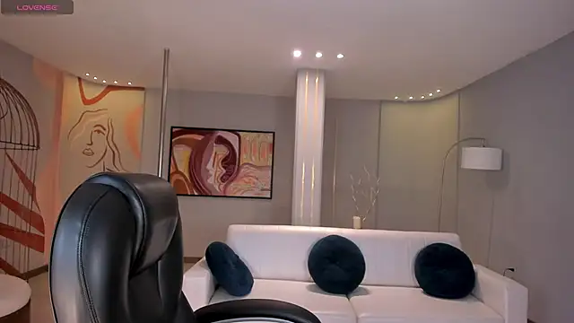 Snapshot of ArianaDumont chatting on 12/17/25, 11:49 ArianaDumont online show from 12/17/25, 11:49