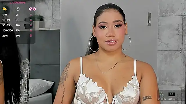 Salome Diaz  online show from 01/30/25, 04:45