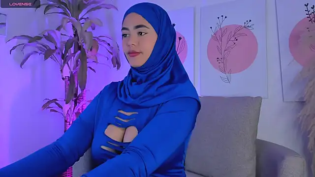 azzahara069 online show from 06/11/26, 01:49