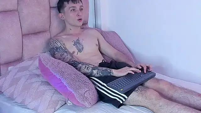 Dylanwhite23  online show from 03/06/25, 02:30