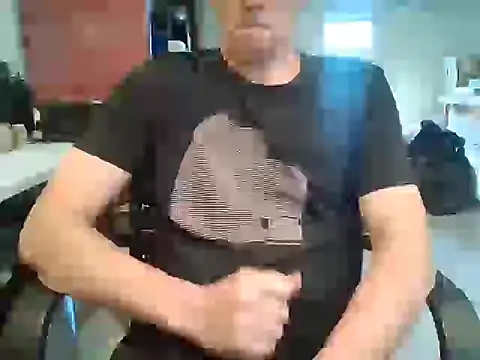 Snapshot of Raimundo1971 chatting on 12/18/25, 02:23 Raimundo1971 online show from 12/18/25, 02:23