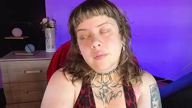 Snapshot of Sabrina_scarlett chatting on 11/04/25, 04:33 Sabrina scarlett online show from 11/04/25, 04:33