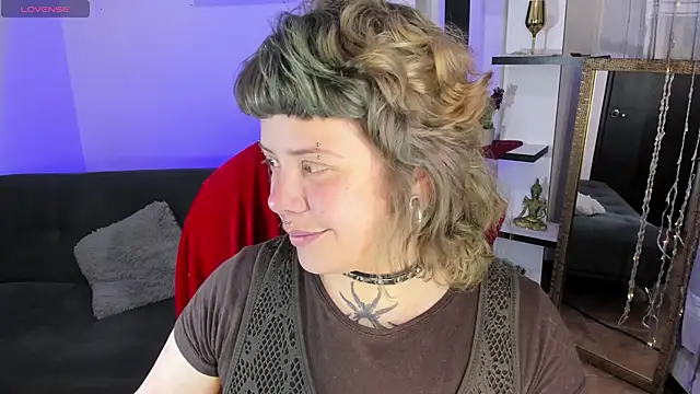 Snapshot of Sabrina_scarlett chatting on 11/16/25, 04:51 Sabrina scarlett online show from 11/16/25, 04:51