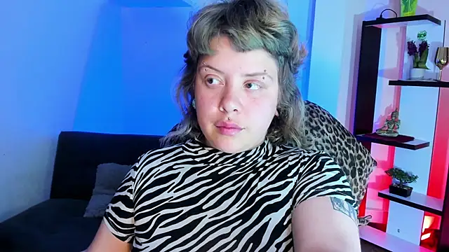 Snapshot of Sabrina_scarlett chatting on 11/20/25, 05:18 Sabrina scarlett online show from 11/20/25, 05:18