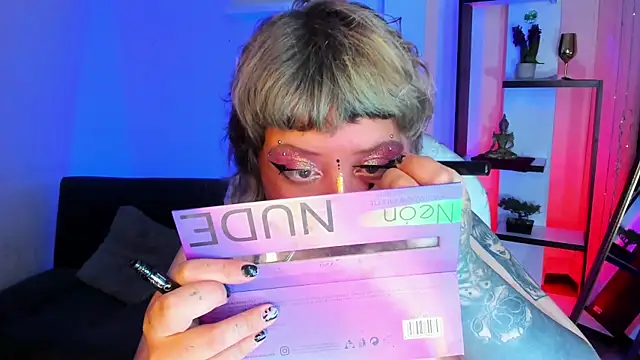 Snapshot of Sabrina_scarlett chatting on 11/21/25, 04:44 Sabrina scarlett online show from 11/21/25, 04:44