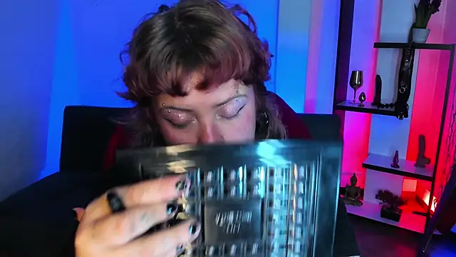 Snapshot of Sabrina_scarlett chatting on 12/19/25, 05:36 Sabrina scarlett online show from 12/19/25, 05:36