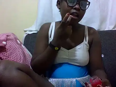 Sweetcecie01 online show from 05/06/26, 08:36