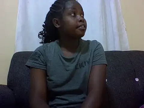 Sweetcecie01 online show from 05/19/26, 01:56
