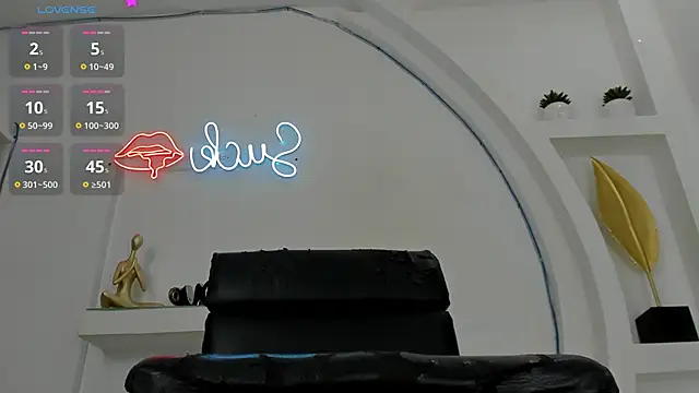 Anthonella Browm online show from 02/09/25, 12:06