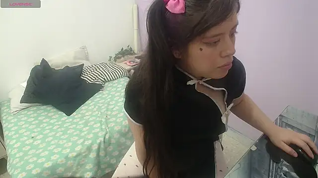 Snapshot of Ingrid_Casas chatting on 10/25/25, 06:46 Ingrid Casas online show from 10/25/25, 06:46