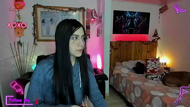 LauGrayJ online show from 03/11/25, 06:00