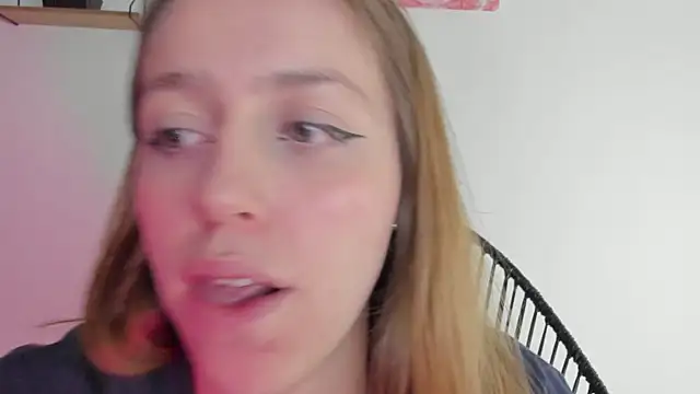 Snapshot of SofiaGc chatting on 12/27/24, 06:03 SofiaGc online show from 12/27/24, 06:03