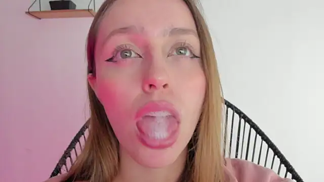 Snapshot of SofiaGc chatting on 12/29/24, 06:24 SofiaGc online show from 12/29/24, 06:24