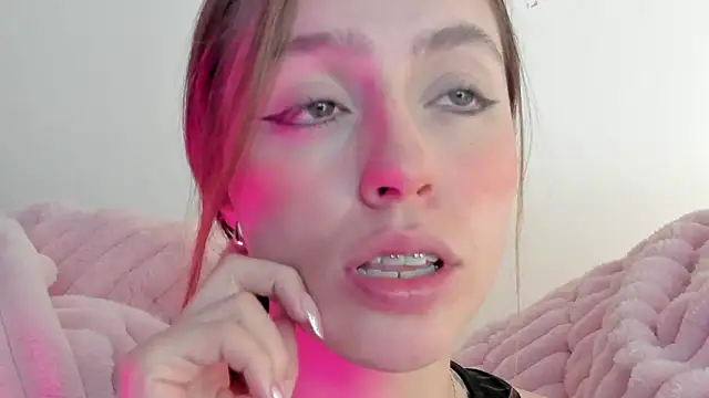 Snapshot of SofiaGc chatting on 02/16/25, 03:47 SofiaGc online show from 02/16/25, 03:47