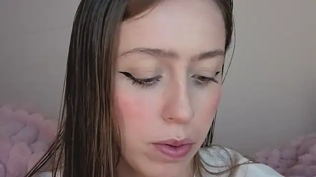 Snapshot of SofiaGc chatting on 10/09/25, 03:48 SofiaGc online show from 10/09/25, 03:48