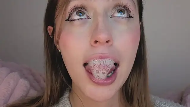 Snapshot of SofiaGc chatting on 10/26/25, 03:56 SofiaGc online show from 10/26/25, 03:56