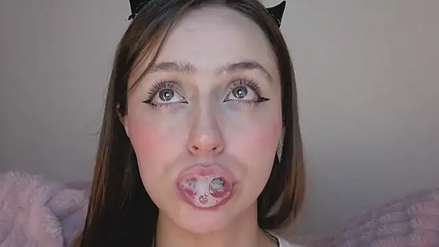 SofiaGc online show from 11/13/25, 04:44