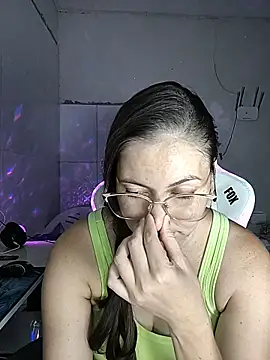 Snapshot of dani123unica chatting on 10/15/25, 03:34 dani123unica online show from 10/15/25, 03:34