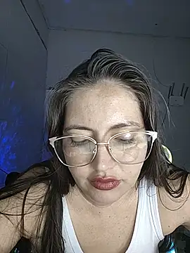 Snapshot of dani123unica chatting on 10/19/25, 11:00 dani123unica online show from 10/19/25, 11:00