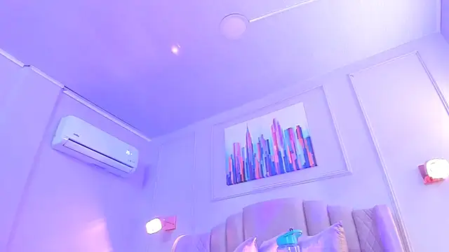 Snapshot of bigboobsnaughty1 chatting on 11/21/25, 10:47 bigboobsnaughty1 online show from 11/21/25, 10:47