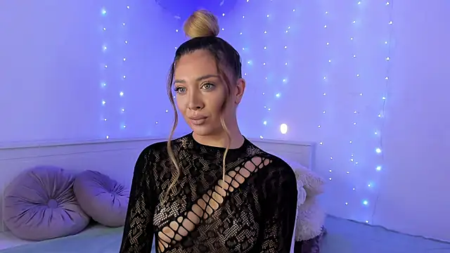 Jessielle online show from 12/18/24, 07:36