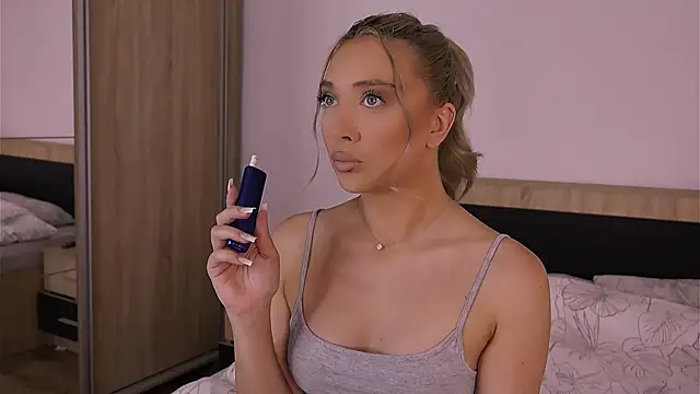Jessielle online show from 06/10/26, 07:29