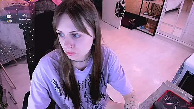 Snapshot of NaniMoore chatting on 01/07/25, 06:16 NaniMoore online show from 01/07/25, 06:16