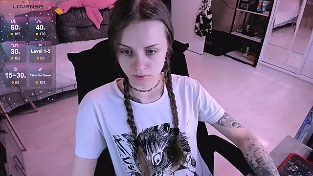 Snapshot of NaniMoore chatting on 01/11/25, 08:00 NaniMoore online show from 01/11/25, 08:00