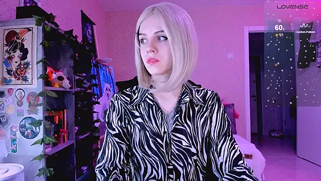 Snapshot of NaniMoore chatting on 01/18/25, 08:09 NaniMoore online show from 01/18/25, 08:09