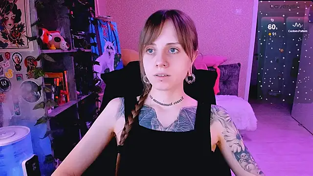 Snapshot of NaniMoore chatting on 02/23/25, 11:14 NaniMoore online show from 02/23/25, 11:14