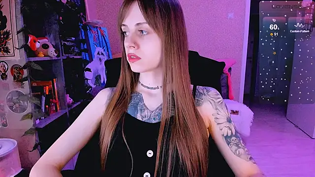 Snapshot of NaniMoore chatting on 02/25/25, 08:19 NaniMoore online show from 02/25/25, 08:19