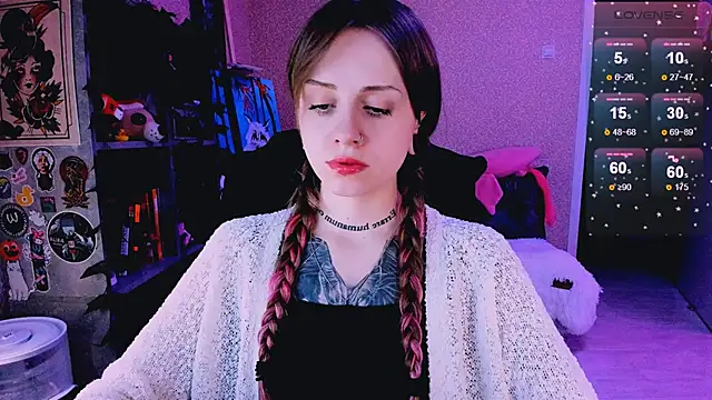 Snapshot of NaniMoore chatting on 03/09/25, 08:10 NaniMoore online show from 03/09/25, 08:10