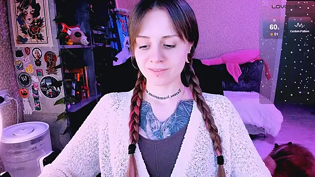 Snapshot of NaniMoore chatting on 03/11/25, 02:21 NaniMoore online show from 03/11/25, 02:21