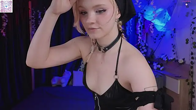 Moonlight Mia online show from 06/20/26, 07:05