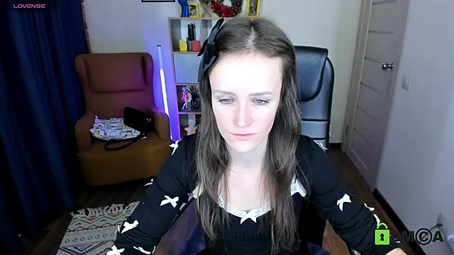 Snapshot of FrancescaCollins chatting on 12/24/24, 06:22 FrancescaCollins online show from 12/24/24, 06:22
