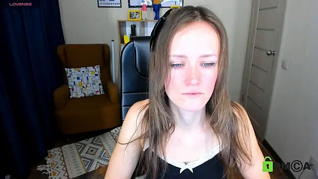 Snapshot of FrancescaCollins chatting on 02/16/25, 11:16 FrancescaCollins online show from 02/16/25, 11:16