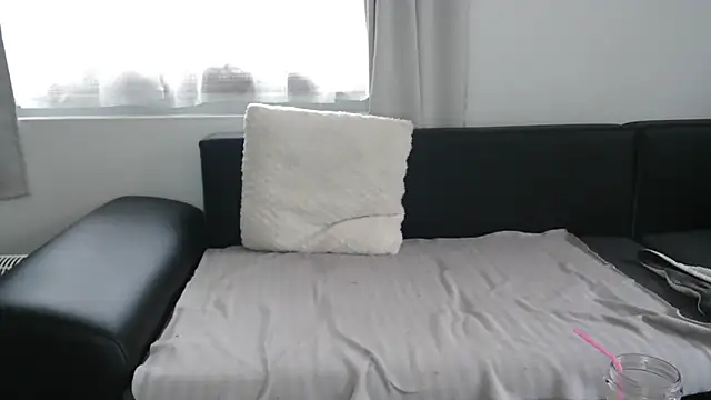 Snapshot of HotElena chatting on 10/10/25, 12:04 HotElena online show from 10/10/25, 12:04