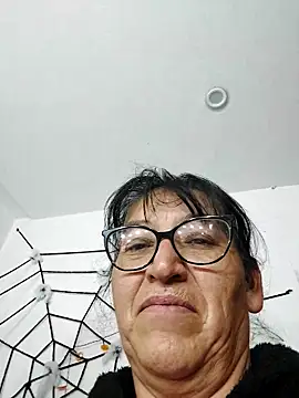 clarita 01 online show from 11/06/25, 12:44