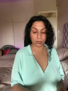 Indianbutter11 online show from 12/19/24, 06:34