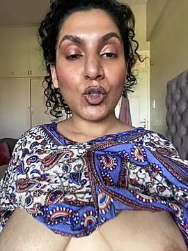 Indianbutter11 online show from 12/27/24, 08:35