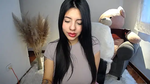 Snapshot of Alin_Aly chatting on 12/01/25, 02:44 Alin Aly online show from 12/01/25, 02:44