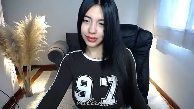 Snapshot of Alin_Aly chatting on 12/14/25, 03:06 Alin Aly online show from 12/14/25, 03:06