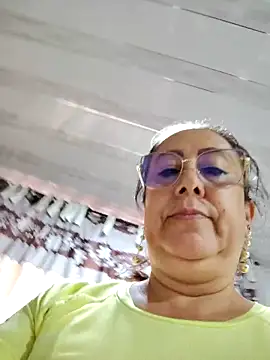 Snapshot of amaranta_c chatting on 11/08/25, 05:23 amaranta c online show from 11/08/25, 05:23