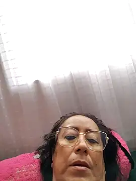 Snapshot of amaranta_c chatting on 11/23/25, 12:27 amaranta c online show from 11/23/25, 12:27