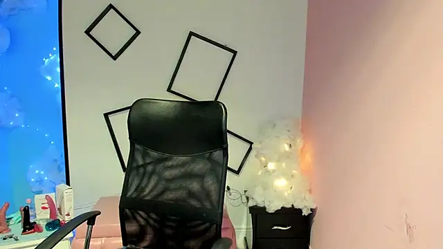 Snapshot of Emmily_Walker chatting on 09/26/25, 03:10 Emmily Walker online show from 09/26/25, 03:10