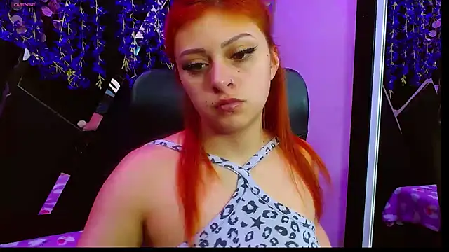 Snapshot of Emmily_Walker chatting on 10/03/25, 03:03 Emmily Walker online show from 10/03/25, 03:03