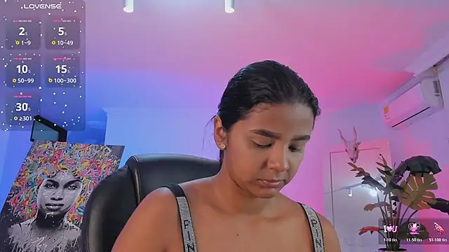 JANYLOVE   online show from 11/21/25, 10:47