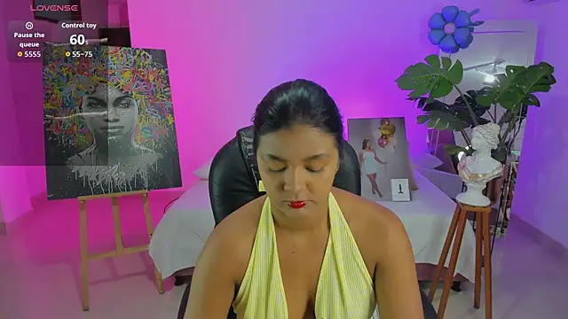 JANYLOVE   online show from 07/27/26, 10:44