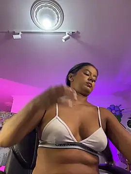 JANYLOVE   online show from 07/28/26, 10:54
